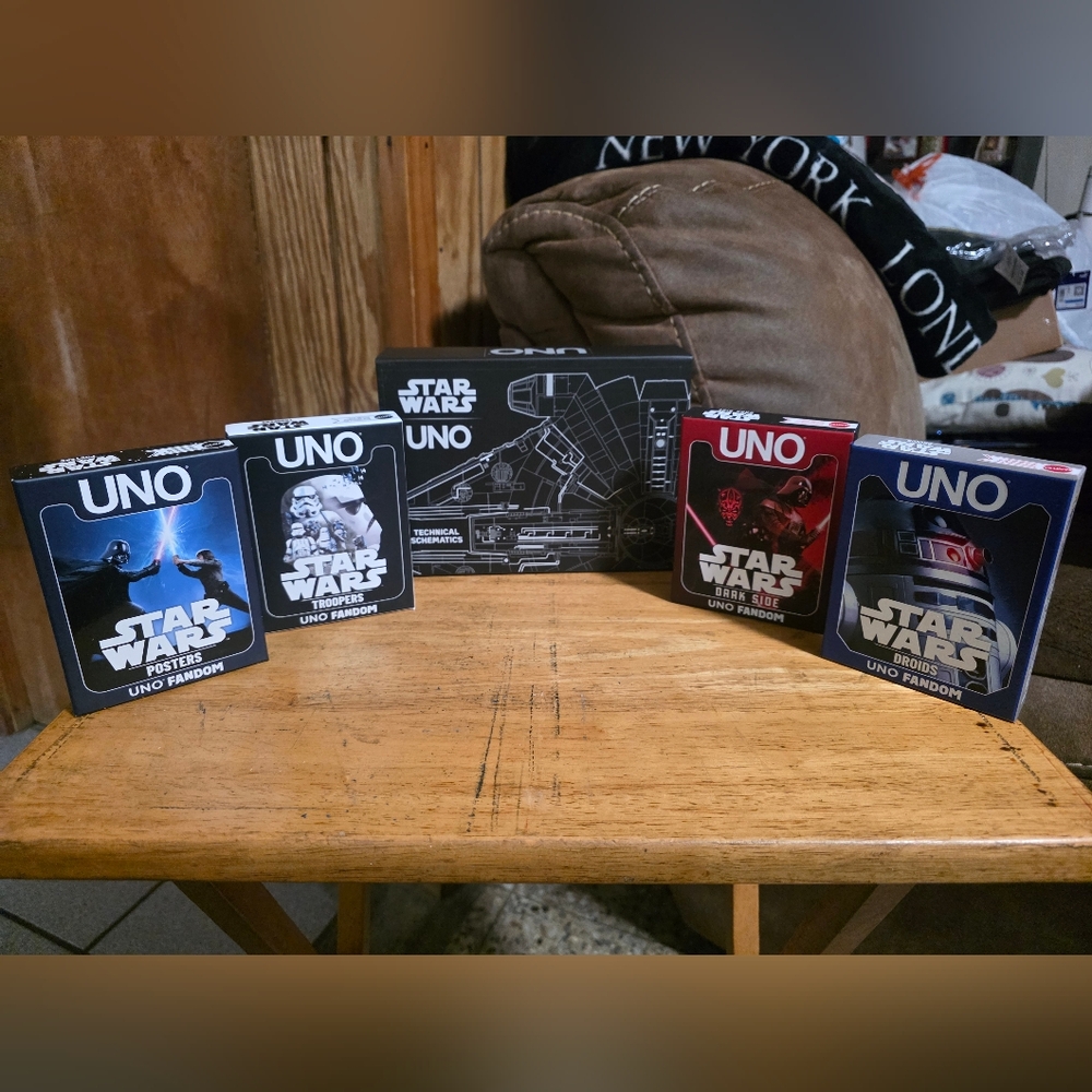 New Lot of 5 Boxes of Star Wars Uno Card Game